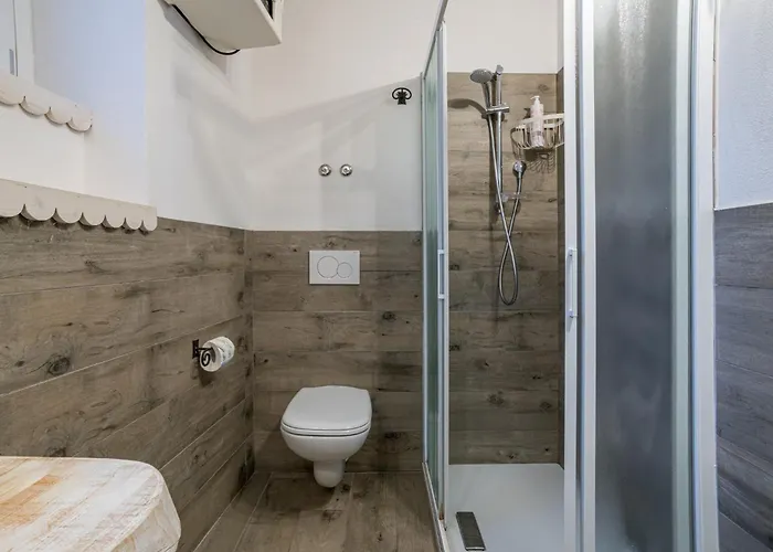 Guesthost - La Filanda - Sora & Sota Apartment *