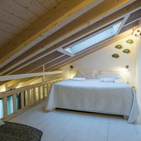 Guesthost - La Filanda - Sora & Sota Apartment