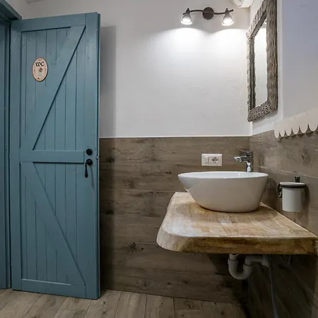 Guesthost - La Filanda - Sora & Sota Apartment *